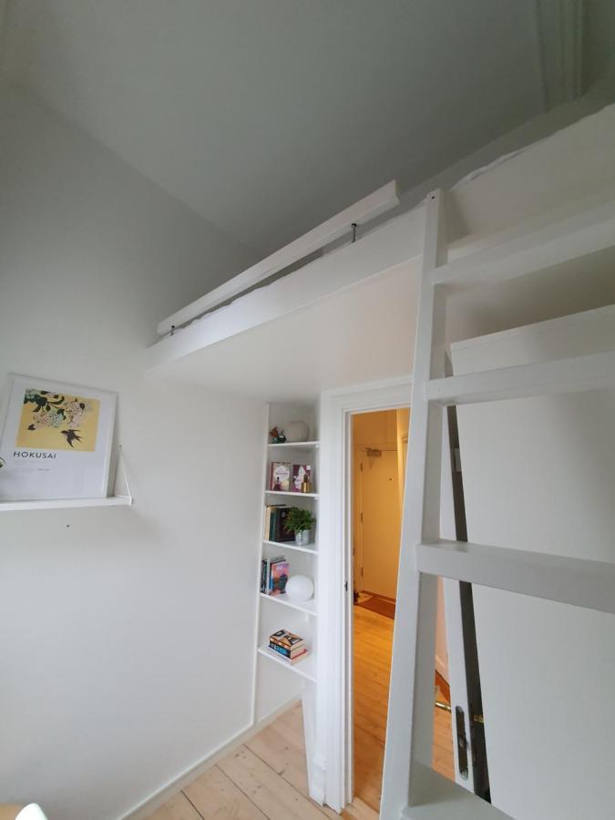 Apartment Bright And Charming From 1878 With View To The New National Museum In *